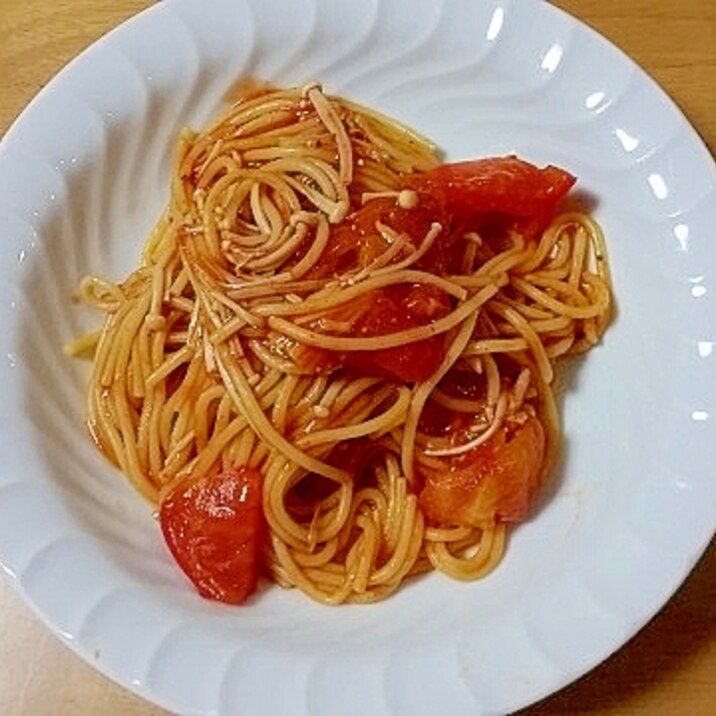 トマトジュースで作る簡単☆トマトツナパスタ